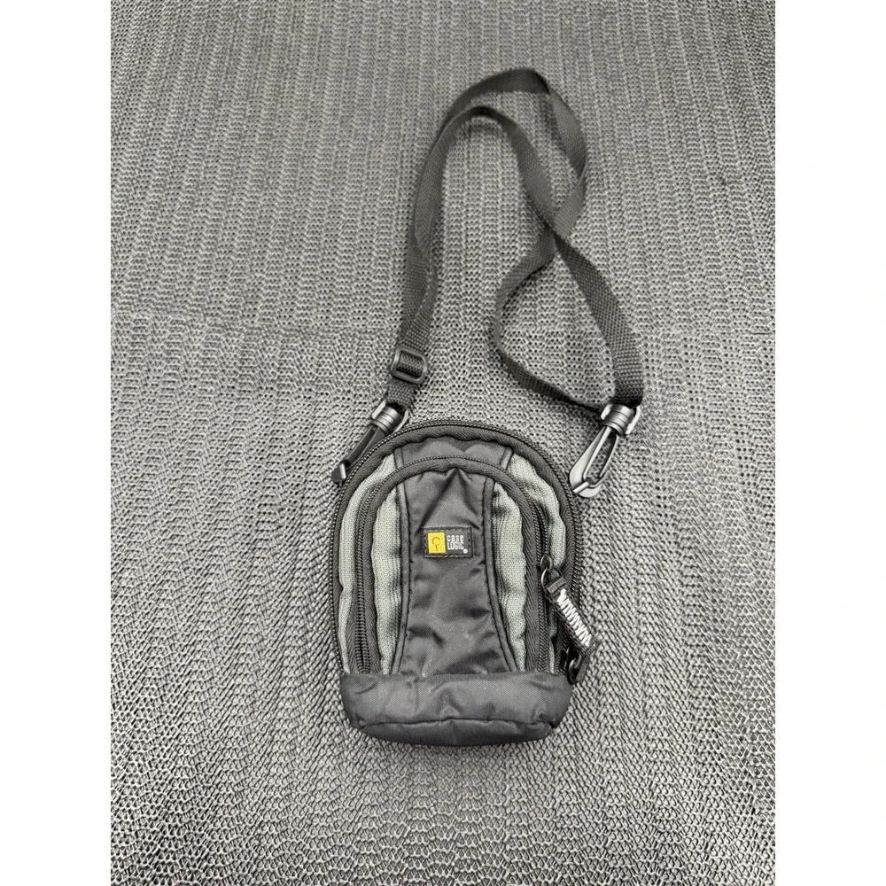 Case Logic Compact Camera Case With Crossbody Strap